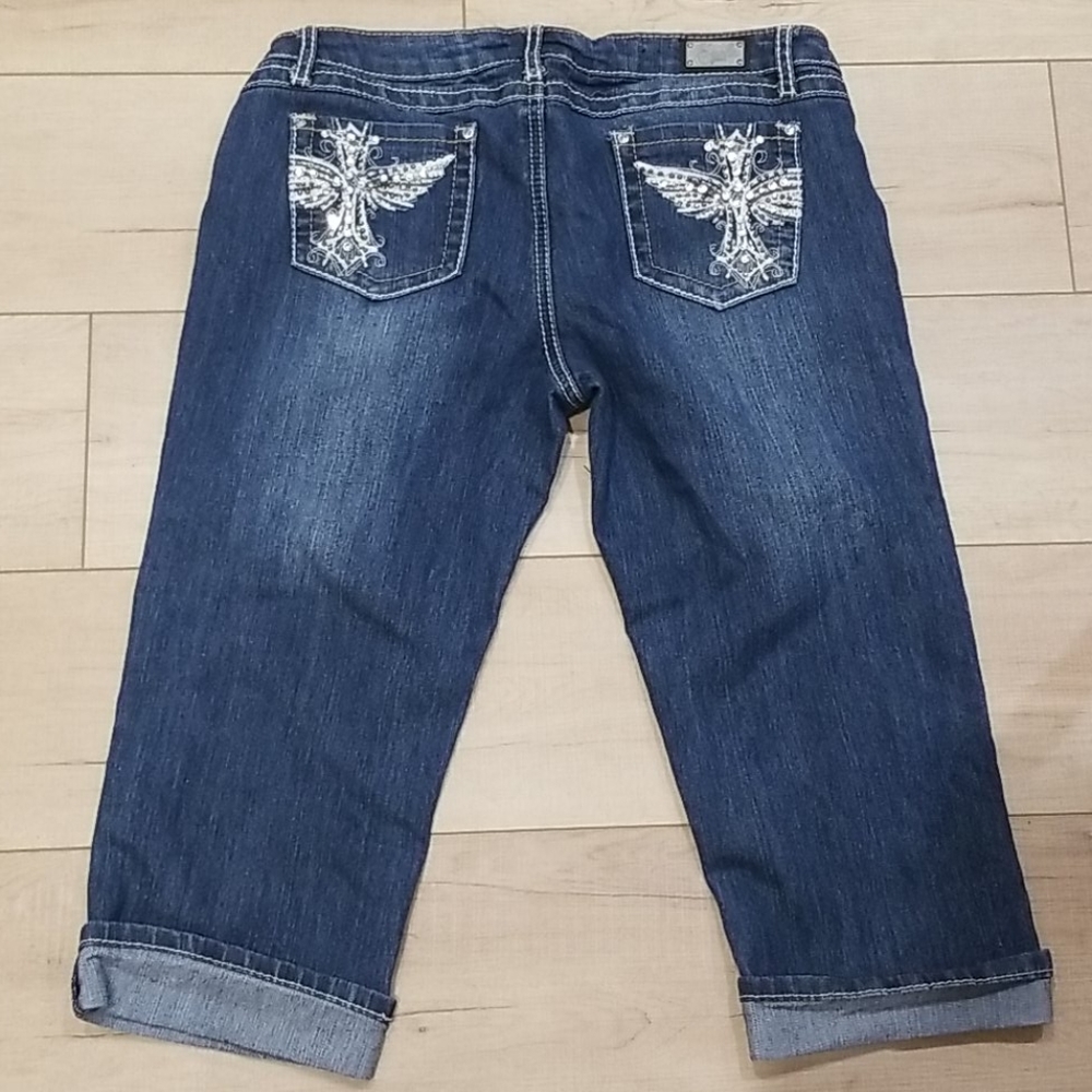 Earl Jeans Winged Cross Capris